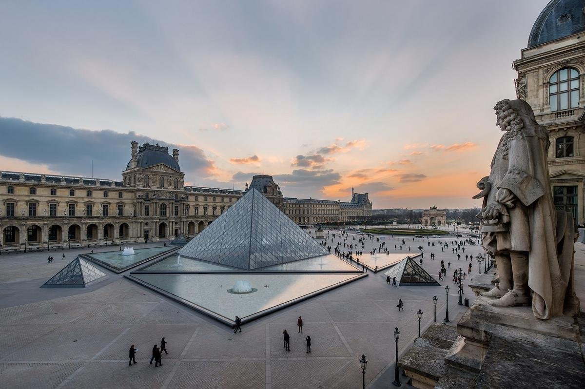 Foto: Detienen a cuatro personas por el Robo Museo Louvre en París