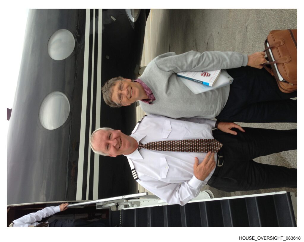 Nuevas Fotos De Trump Y Epstein En El Foco Político House Oversight 083618 Copy