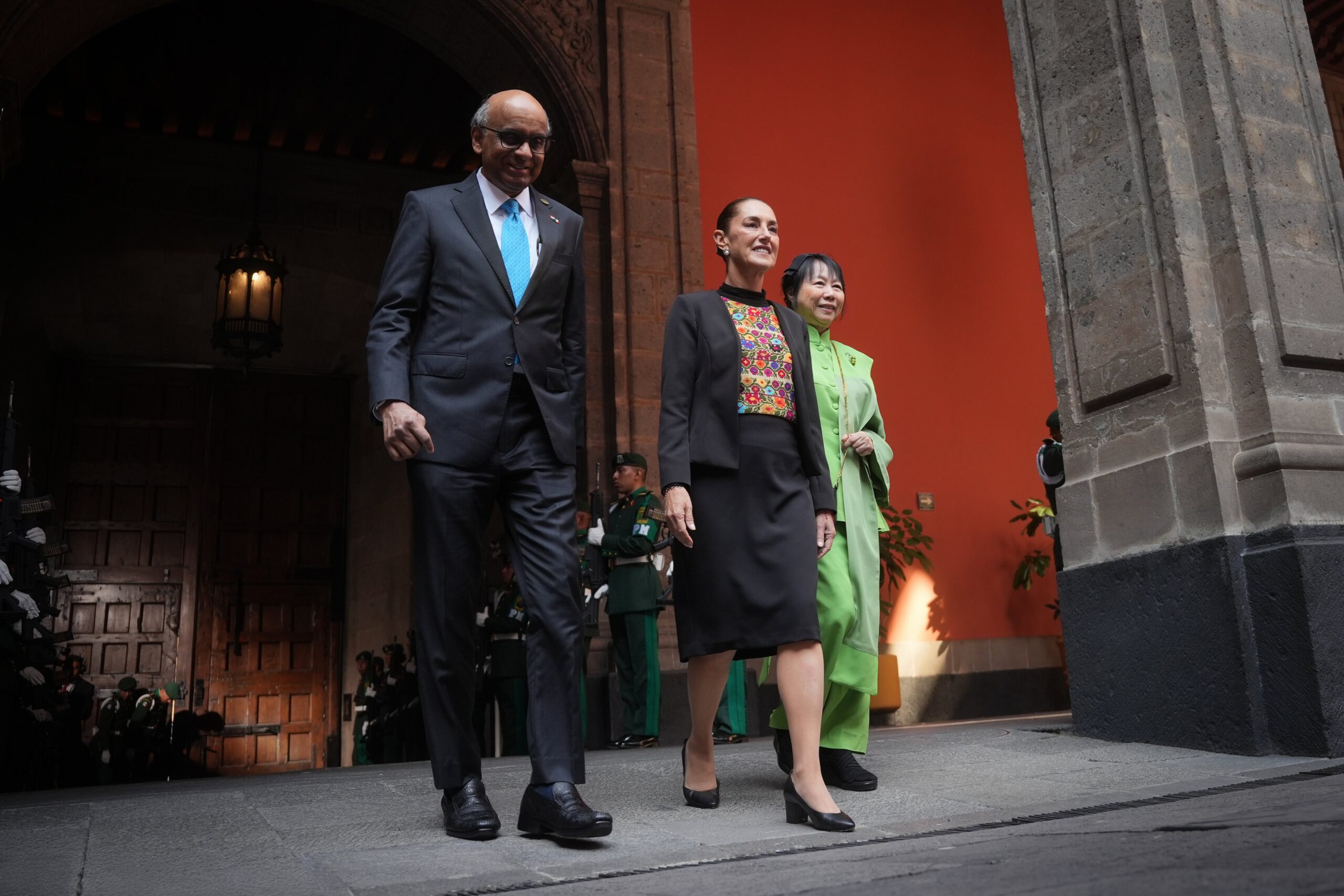Foto: Presidente de Singapur Tharman Shanmugaratnam y Claudia Sheinbaum Pardo en Palacio Nacional