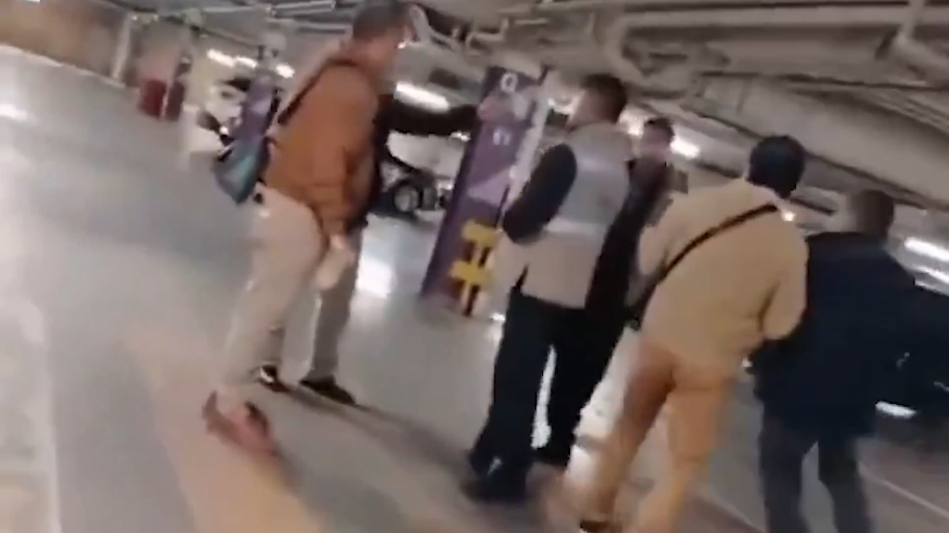 Foto: Sheinbaum pidió investigar un video donde el director de @jcedomex agredió a un guardia en Metepec